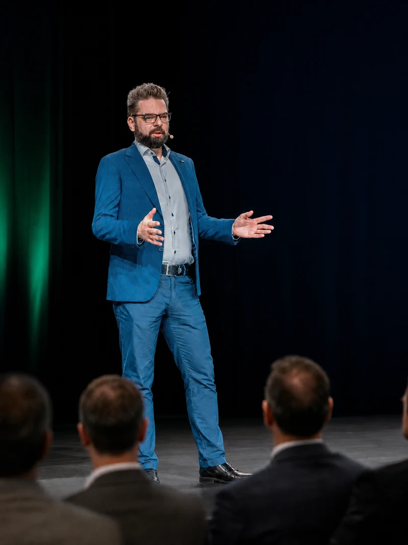 Microsoft Event — René Matis. Mit KI bearbeitete Darstellung.